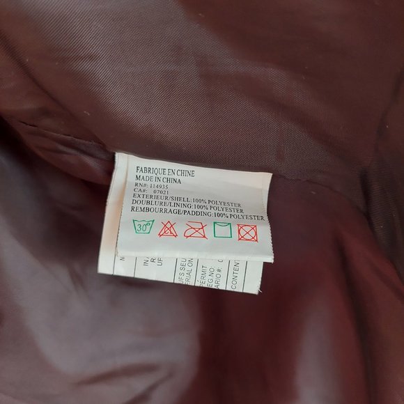 Sleeveless red puffer jacket - Picture 13 of 14